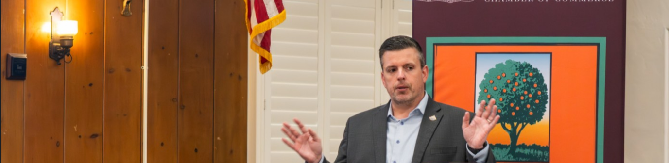Keith Bacon presenting to a group